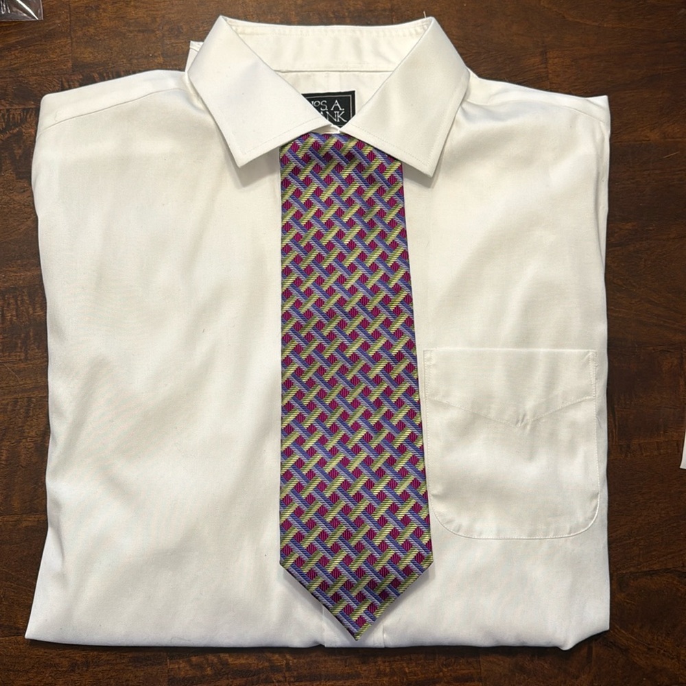 (023) beautiful, 100% silk Tie by Talbots men. Excellent condition